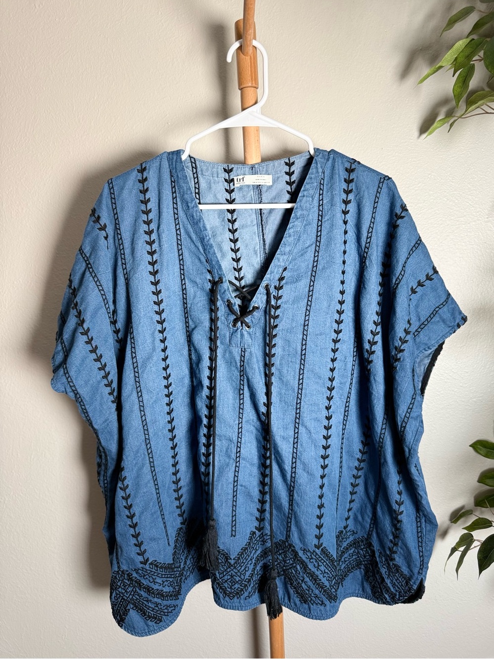 Zara Blue Embroidered Tunic Blouse Top Women’s Size Medium